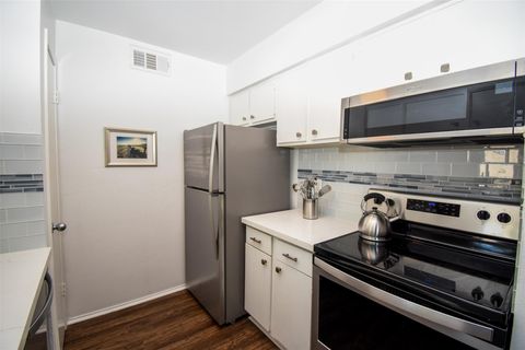 Condo For Sale - 3300 Pebblebrook Drive #48<br/> Seabrook, TX 77586