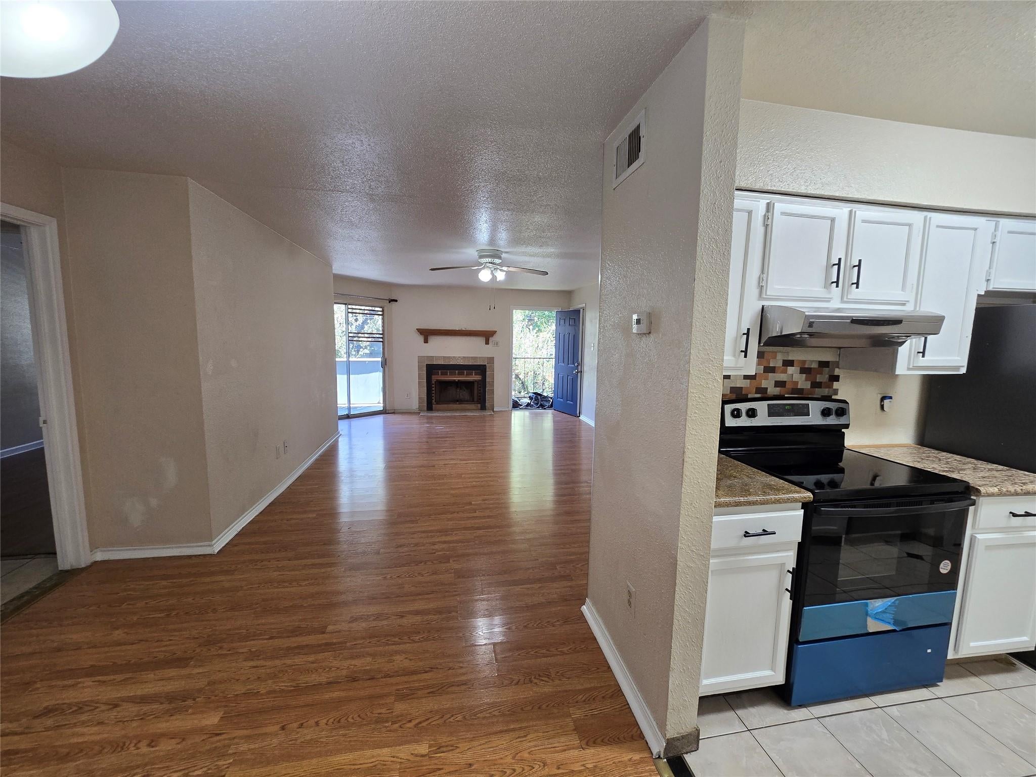 9797 Leawood Blvd 104
