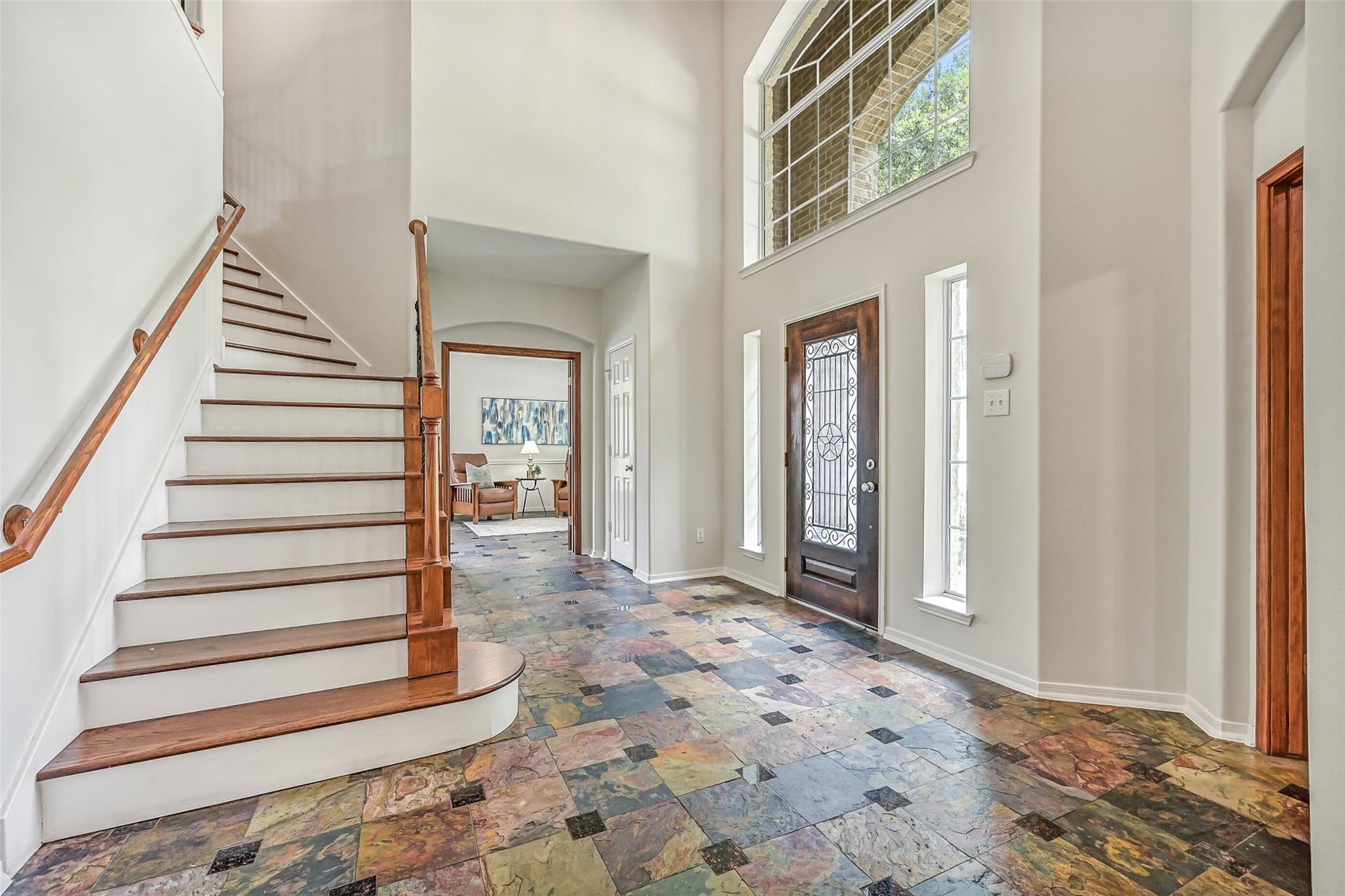 212 Falcon Lake Circle