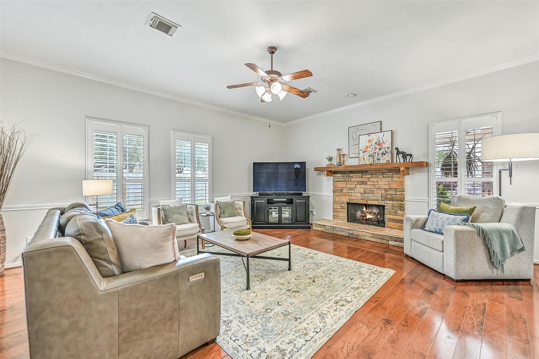 212 Falcon Lake Circle