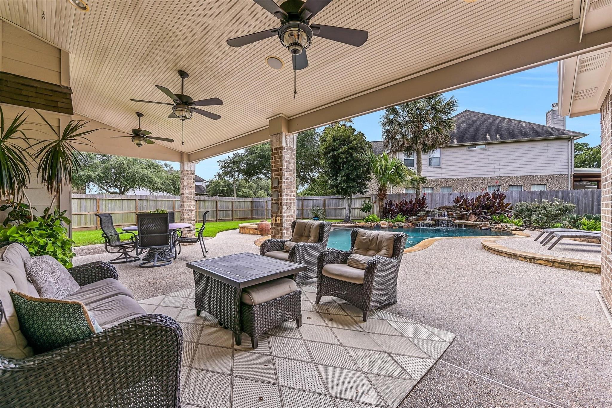 212 Falcon Lake Circle