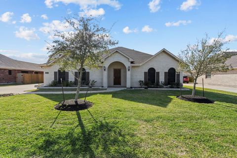 Homes For Sale - 2616 Apache Street<br/> Galveston County, League City, TX 77573