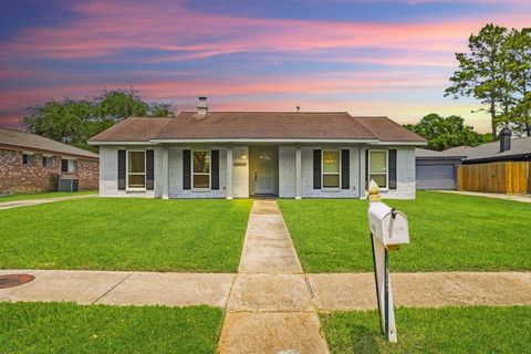 Photo of 12010 Dorrance Lane, Meadows Place, TX 77477 (MLS # 39571824)