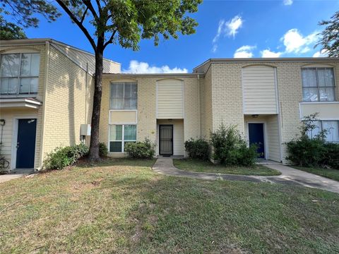 Photo of 6200 W Tidwell Road #902, Houston, TX 77092 (MLS # 29154669) Photo of 6200 W Tidwell Road #902, Houston, TX 77092 (MLS # 29154669)