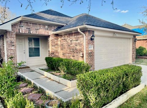 Photo of 1614 York Creek Drive, Houston, TX 77014 (MLS # 39005279)