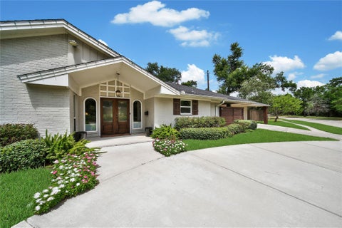 Photo of 1503 W T C Jester Boulevard, Houston, TX 77008 (MLS # 51701528)
