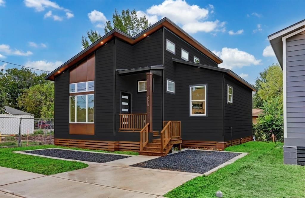 Photo of 2620 Noble Street, Houston, TX 77026 (MLS # 42571625)