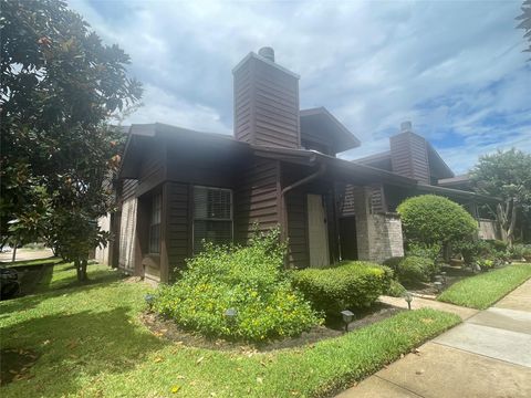 Photo of 2611 Grants Lake Boulevard #208, Sugar Land, TX 77479 (MLS # 51999235)