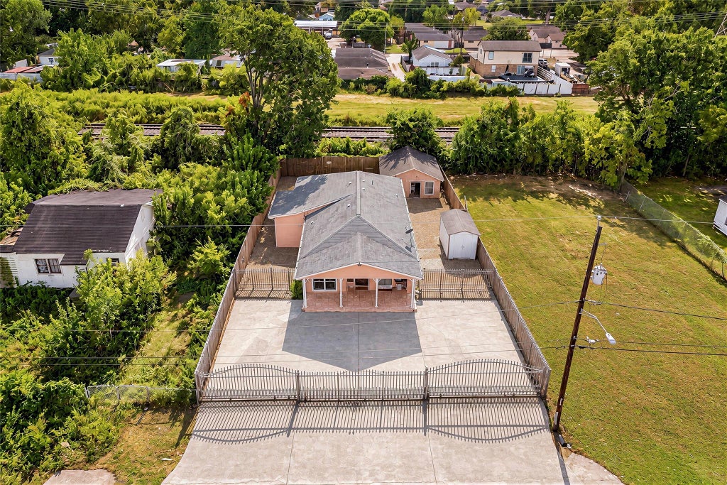 Photo of 2610 Lynnfield Street, Houston, TX 77093 (MLS # 76119576)