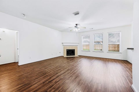 Photo of 2032 Creek Shore Lane, Pearland, TX 77581 (MLS # 76158839)