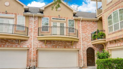 Photo of 44 Versante Court, Houston, TX 77070 (MLS # 43882579)