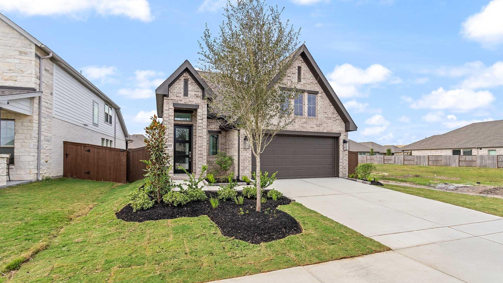 6027 Cottontail Lane