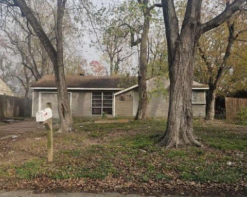 Photo of 9206 Mirawood Street, Houston, TX 77078 (MLS # 80497303)