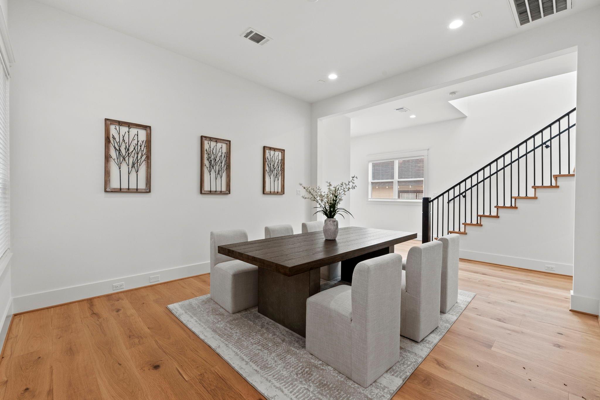 Houston, Texas, 77008, United States, 4 Bedrooms Bedrooms, ,4 BathroomsBathrooms,Residential,Active,2045006