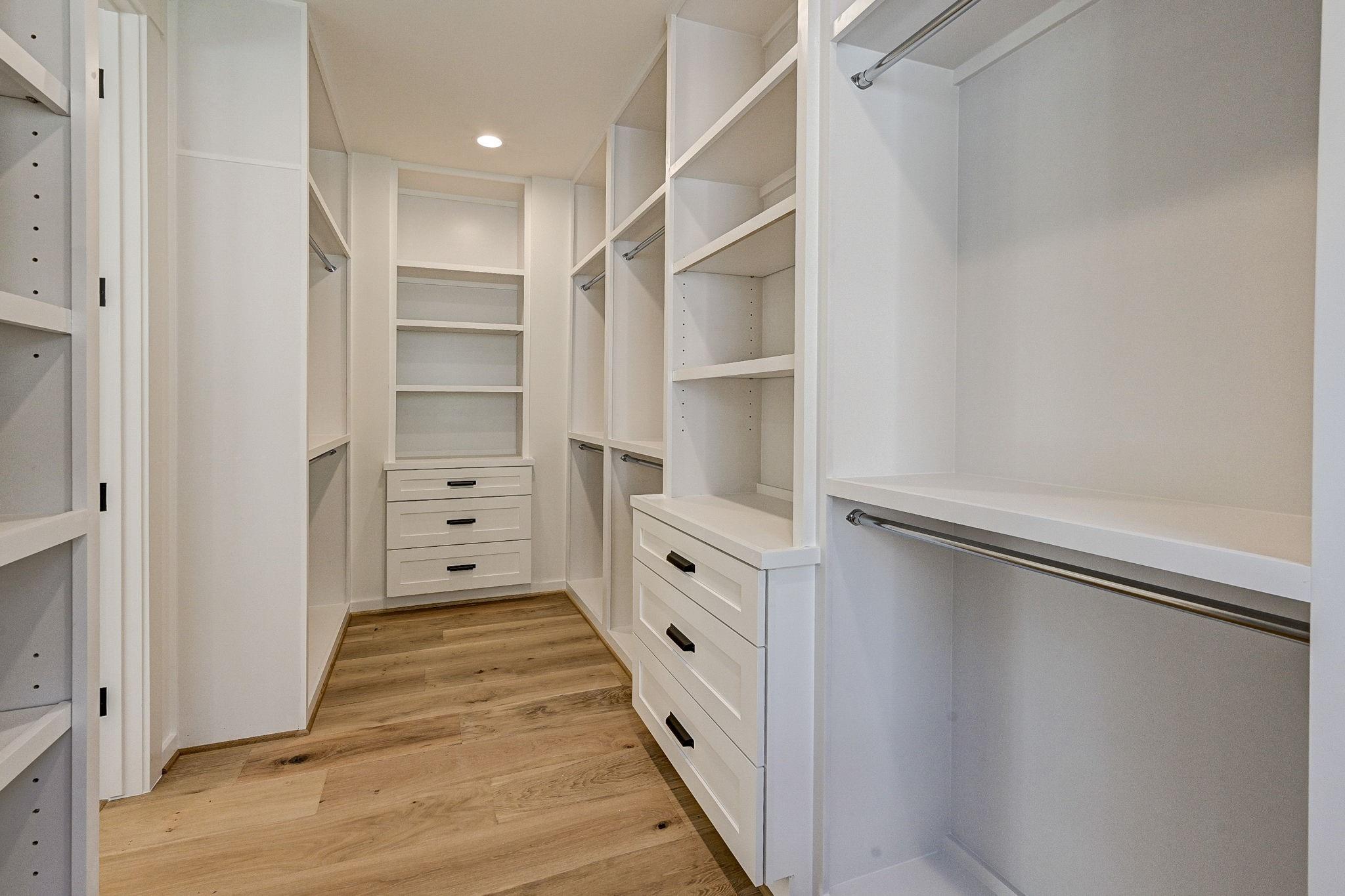 Houston, Texas, 77008, United States, 4 Bedrooms Bedrooms, ,4 BathroomsBathrooms,Residential,Active,2045006