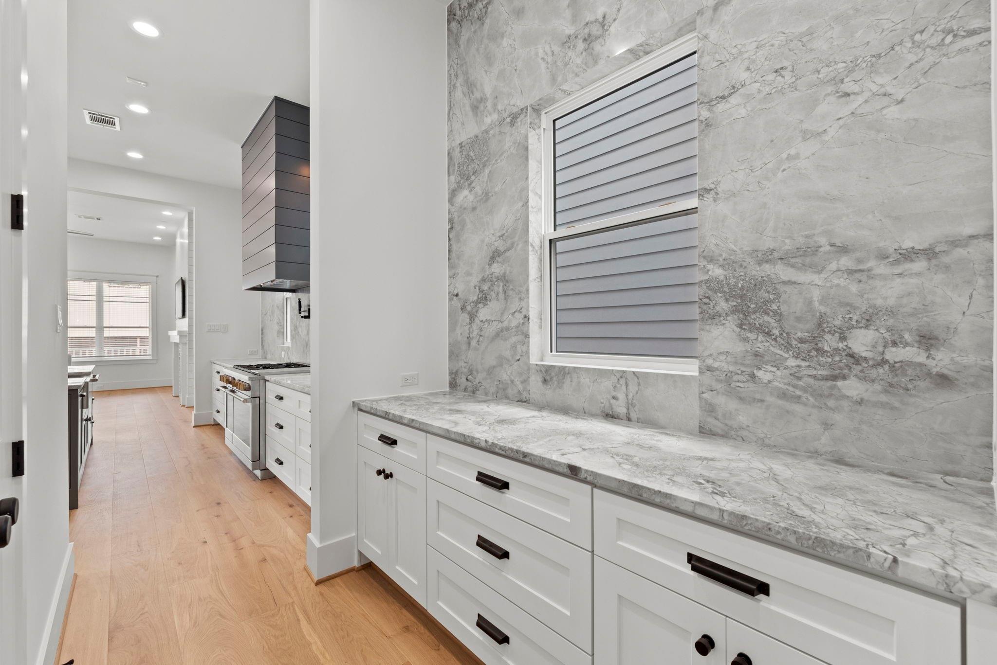 Houston, Texas, 77008, United States, 4 Bedrooms Bedrooms, ,4 BathroomsBathrooms,Residential,Active,2045006