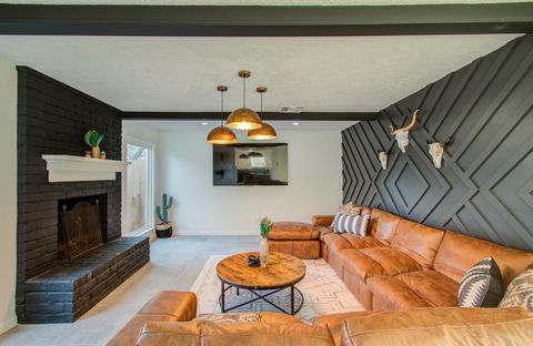 Photo of 9614 Springmont Drive, Houston, TX 77080 (MLS # 56096667)