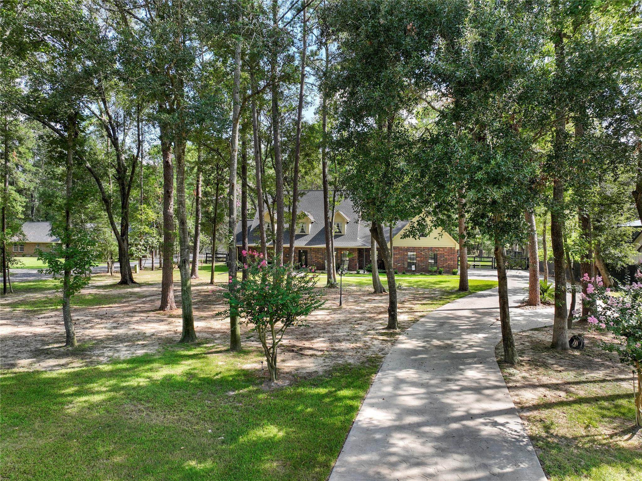 415 Lago Trace Drive