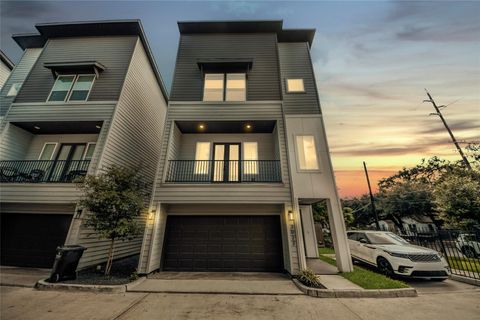 Photo of 3022 Live Oak Street, Houston, TX 77004 (MLS # 26824311)