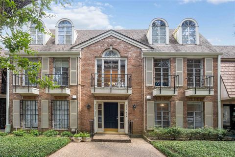 Photo of 454 N Post Oak Lane, Houston, TX 77024 (MLS # 63445172)