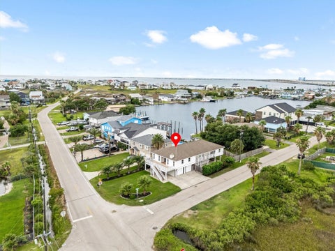 Photo of 8902 Teichman Road, Galveston, TX 77554 (MLS # 4872127)