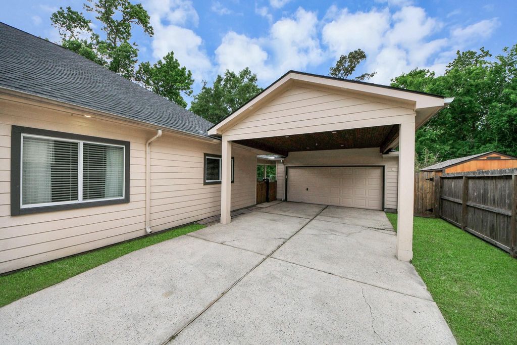 Photo of 810 Handspike Way, Crosby, TX 77532 (MLS # 68673676)