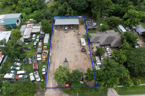 Photo of 382 Airway Street, Houston, TX 77037 (MLS # 81602997) Photo of 382 Airway Street, Houston, TX 77037 (MLS # 81602997)