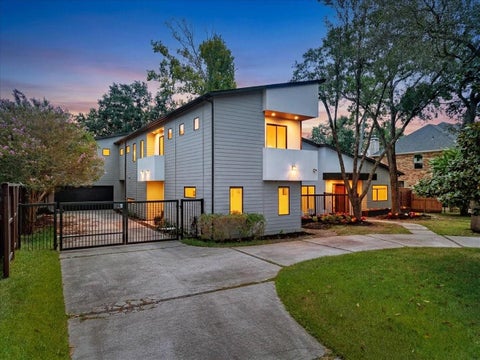 Photo of 1418 Huge Oaks ST, Houston, TX 77055 (MLS # 17835460)