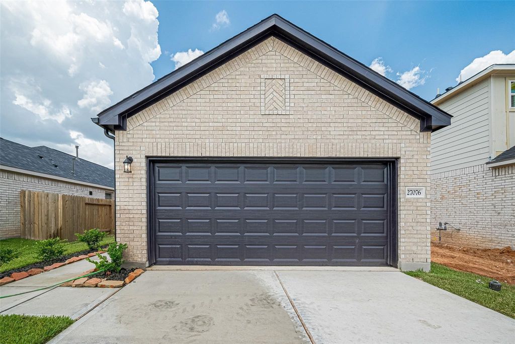 Photo of 218 Emerald Thicket Lane, Huffman, TX 77336 (MLS # 97538082)