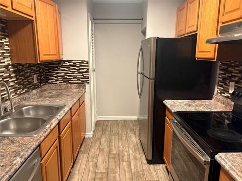 Photo of 9707 Richmond Avenue #96, Houston, TX 77042 (MLS # 61020461)