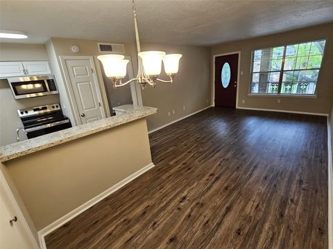 Photo of 3224 Timmons Lane #128, Houston, TX 77027 (MLS # 8215016)
