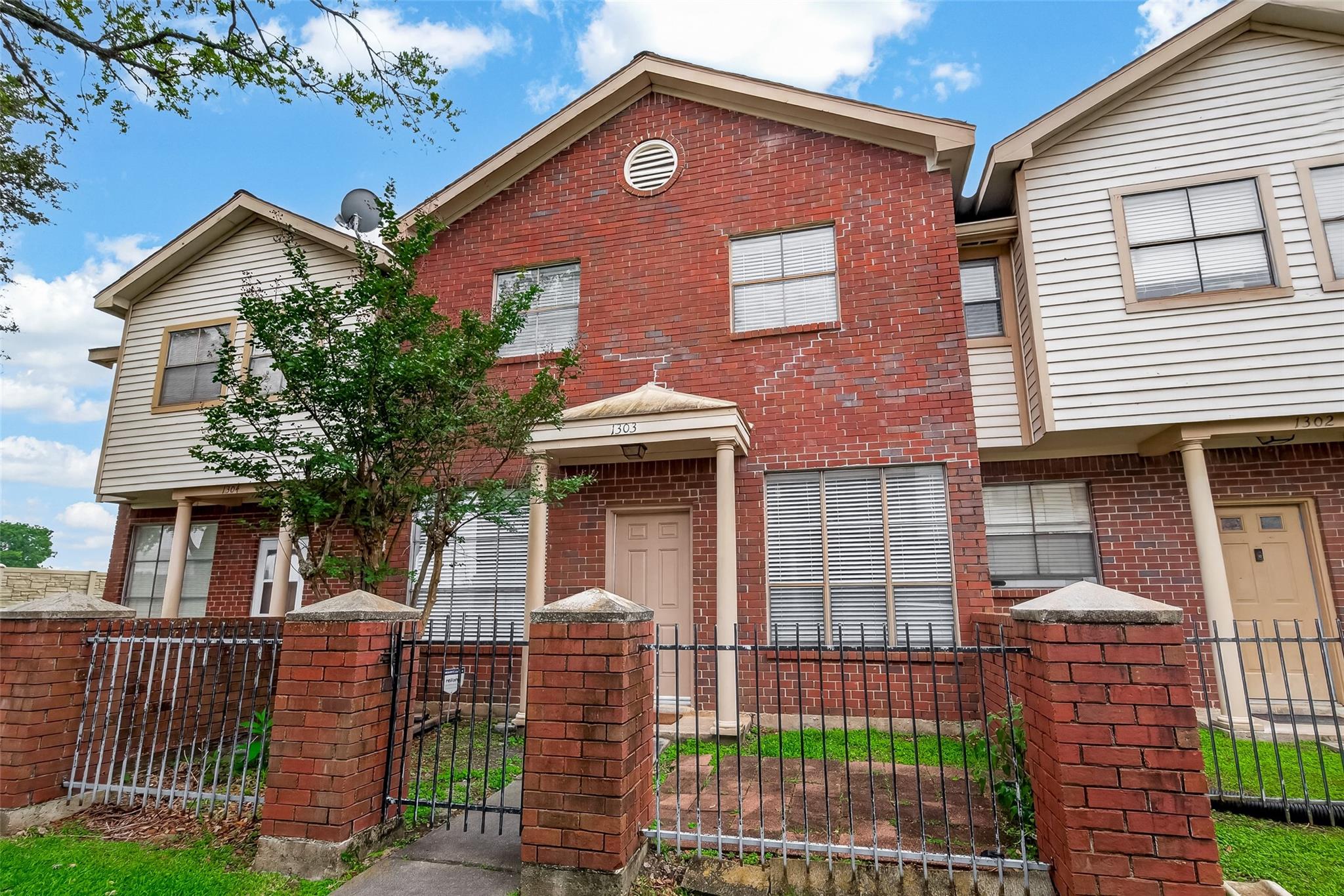 1103 Dulles Avenue 1303