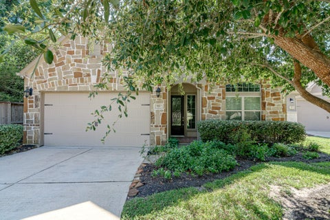 Photo of 112 Sundown Ridge Place, The Woodlands, TX 77375 (MLS # 86319898)