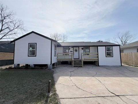 Photo of 506 S Iowa Street, La Porte, TX 77571 (MLS # 76615099)