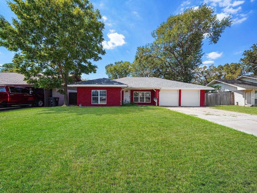 Photo of 1337 Conrad Sauer Drive, Houston, TX 77043 (MLS # 93496740)