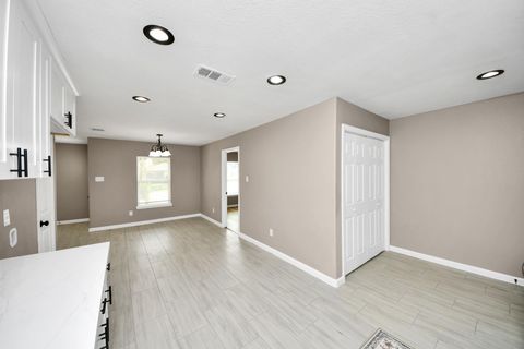 Tiny photo for 5639 Westover Street, Houston, TX 77033 (MLS # 7128938)