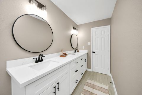 Tiny photo for 5639 Westover Street, Houston, TX 77033 (MLS # 7128938)