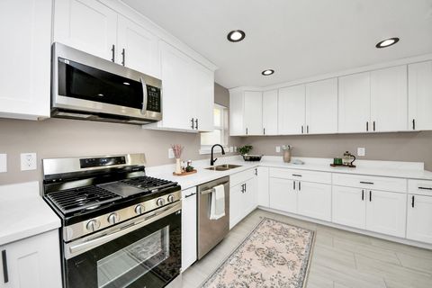 Tiny photo for 5639 Westover Street, Houston, TX 77033 (MLS # 7128938)