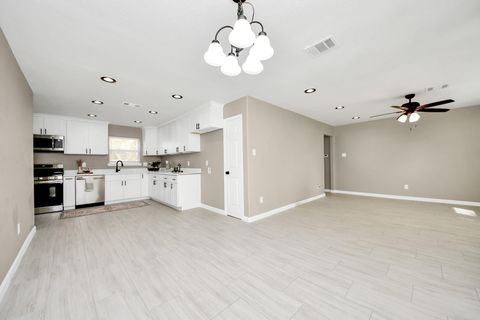 Tiny photo for 5639 Westover Street, Houston, TX 77033 (MLS # 7128938)