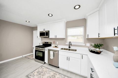 Tiny photo for 5639 Westover Street, Houston, TX 77033 (MLS # 7128938)