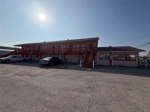 Photo of 2201 Avenue J, Dickinson, TX 77539 (MLS # 68572030)