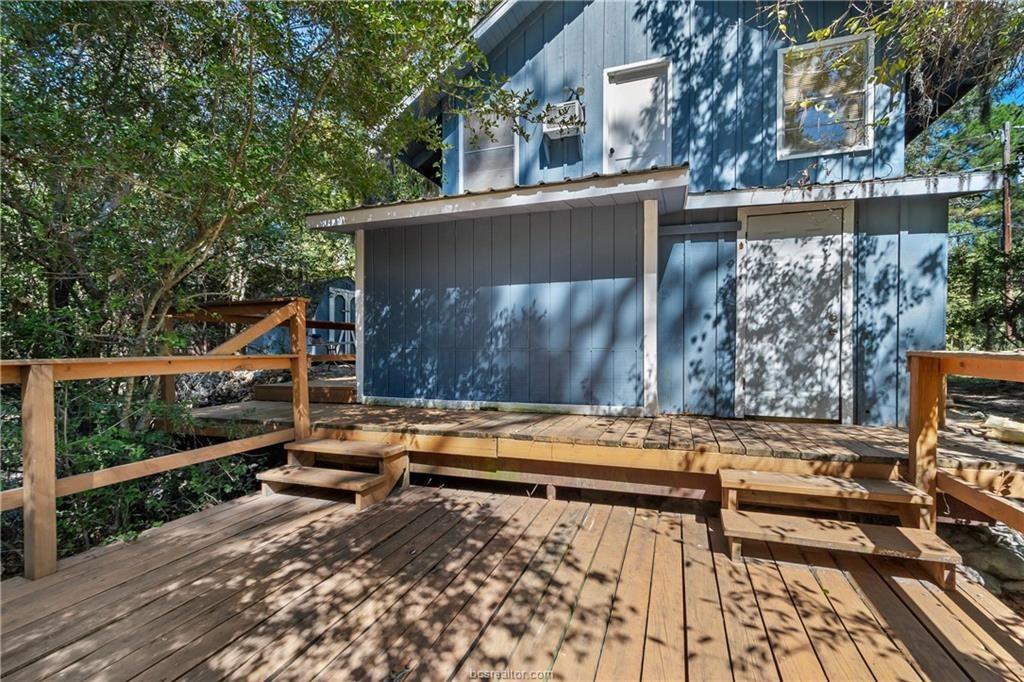 16 Hickory Hollow