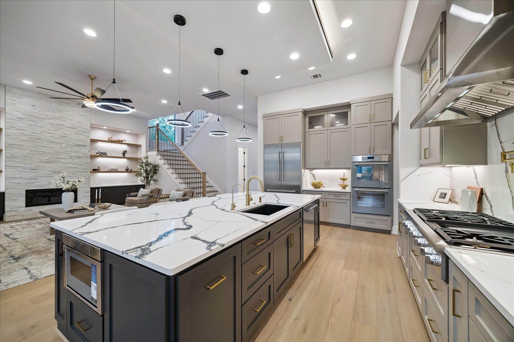 Bellaire, Texas, 77401, United States, 5 Bedrooms Bedrooms, ,8 BathroomsBathrooms,Residential,Active,2036678