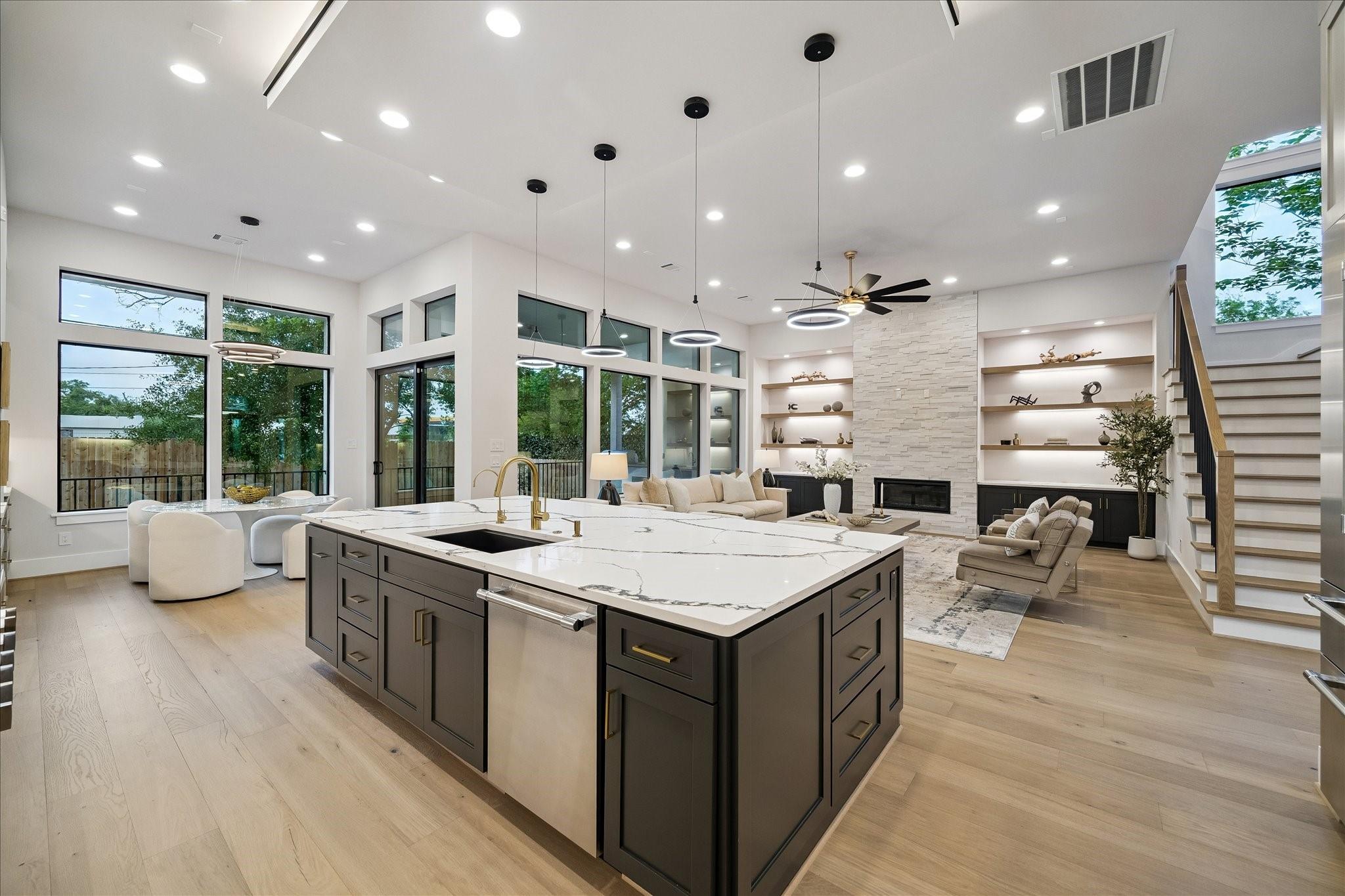 Bellaire, Texas, 77401, United States, 5 Bedrooms Bedrooms, ,8 BathroomsBathrooms,Residential,Active,2036678