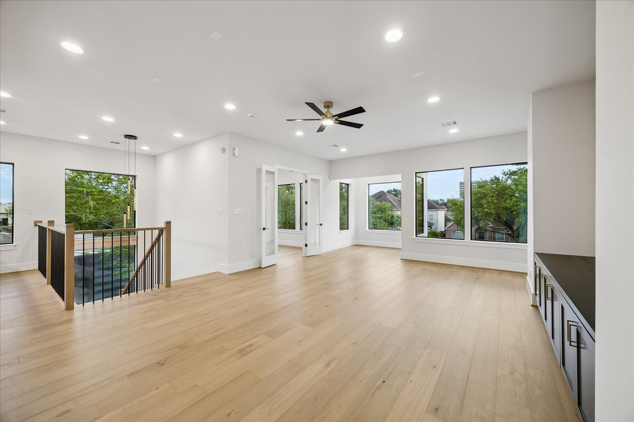 Bellaire, Texas, 77401, United States, 5 Bedrooms Bedrooms, ,8 BathroomsBathrooms,Residential,Active,2036678