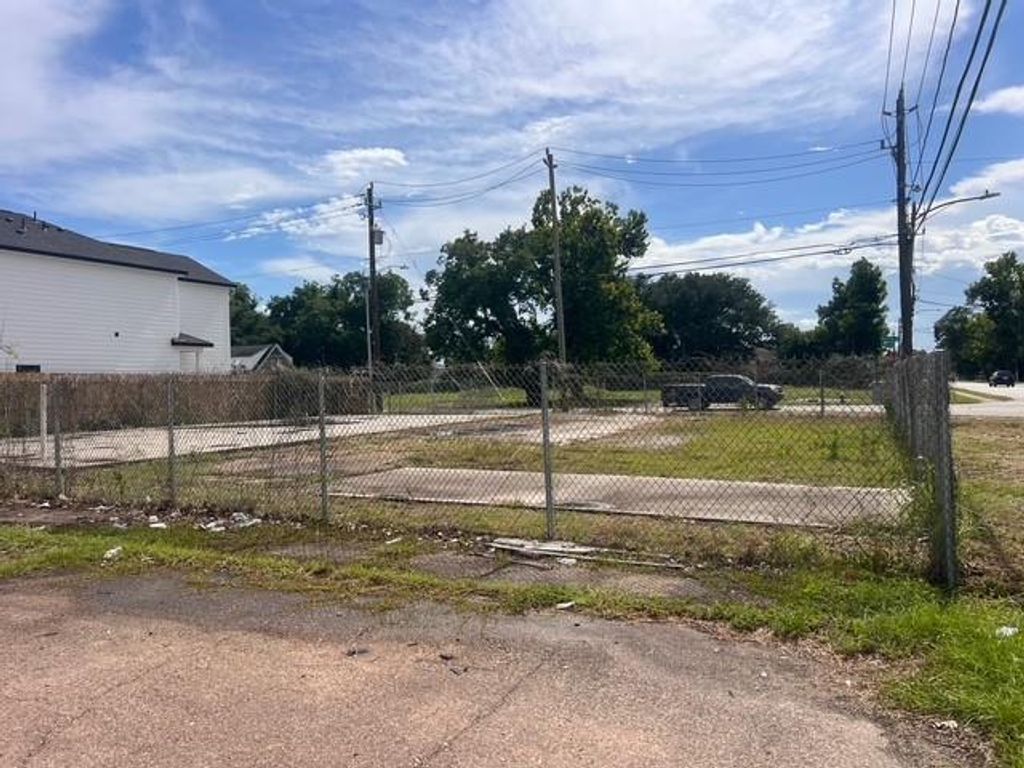 Photo of 3202 Laura Koppe Road, Houston, TX 77093 (MLS # 56614110)