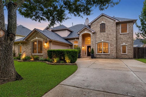 Homes For Sale - 511 Silver Creek Circle<br/> Richmond, TX 77406