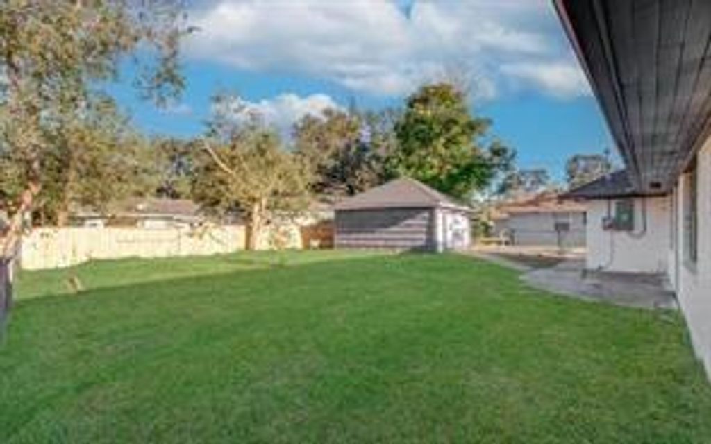 Photo of 5230 W Bellfort Avenue, Houston, TX 77035 (MLS # 98043060)