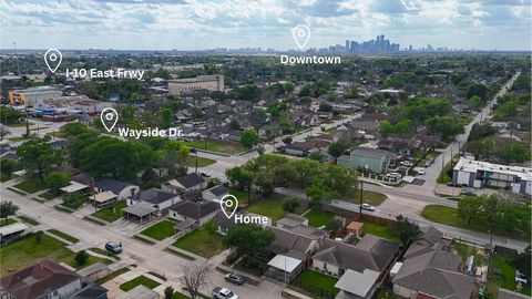 Photo of 402 Meters Street, Houston, TX 77020 (MLS # 61706920)