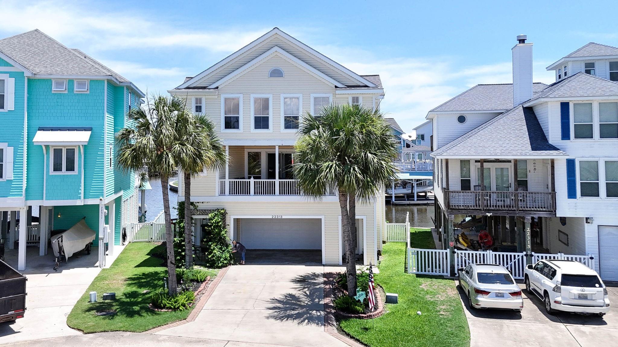 22313 Bay Vista